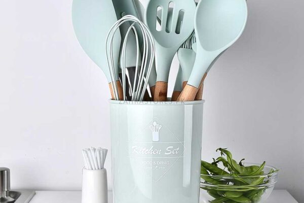 kitchen utensils