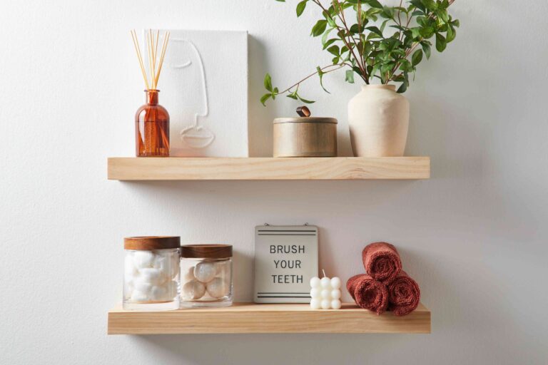 bathroom shelf decor