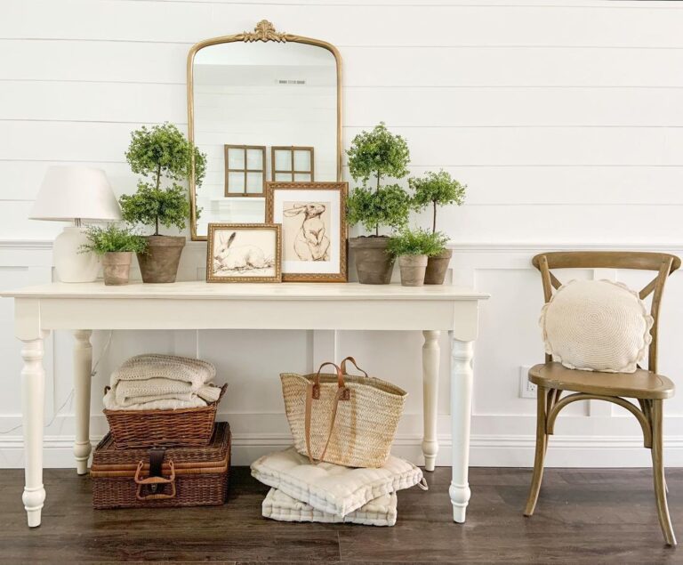 foyer table decor